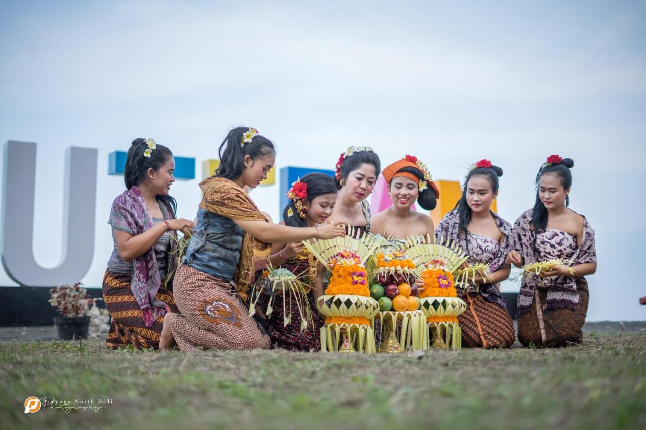 Global Royal Pemuteran Hotel Bagian luar foto